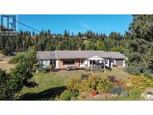 2697 Shoreacres  Road, Castlegar, BC - Outdoor