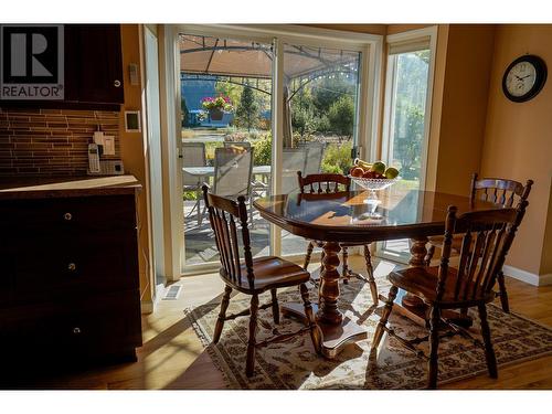 2697 Shoreacres  Road, Castlegar, BC - Indoor Photo Showing Dining Room