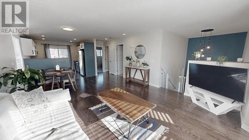 8404 85 Avenue, Fort St. John, BC - Indoor Photo Showing Living Room