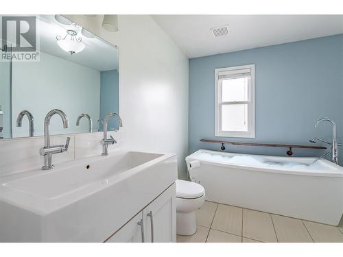 1161 Gregory Road, Kelowna, BC - Indoor Photo Showing Bathroom