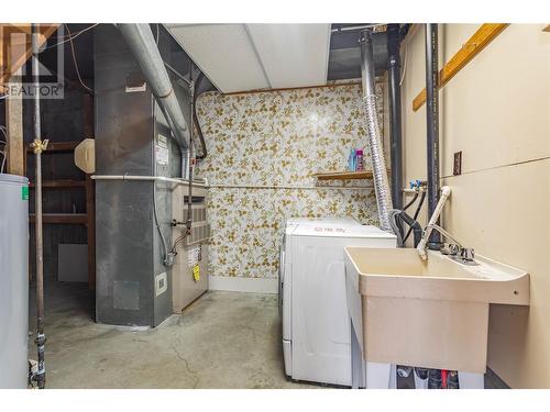 1161 Gregory Road, Kelowna, BC - Indoor Photo Showing Laundry Room