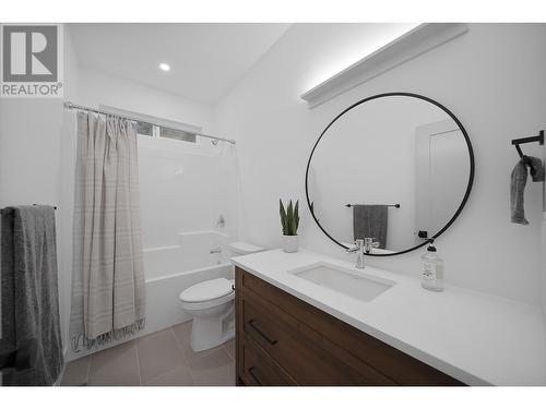 2141 Galore Crescent, Kamloops, BC - Indoor Photo Showing Bathroom