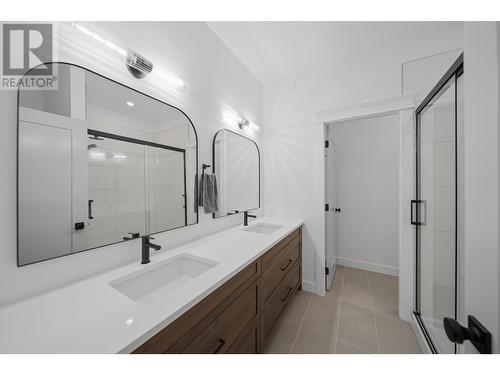 2141 Galore Crescent, Kamloops, BC - Indoor Photo Showing Bathroom