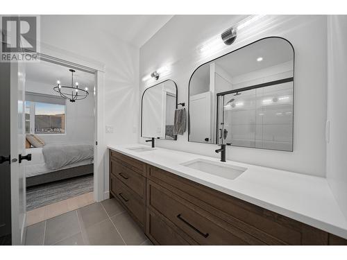 2141 Galore Crescent, Kamloops, BC - Indoor Photo Showing Bathroom