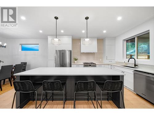 2141 Galore Crescent, Kamloops, BC - Indoor Photo Showing Kitchen With Upgraded Kitchen