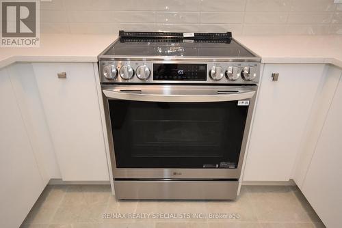 12 Velvet Way, Thorold, ON - Indoor Photo Showing Kitchen