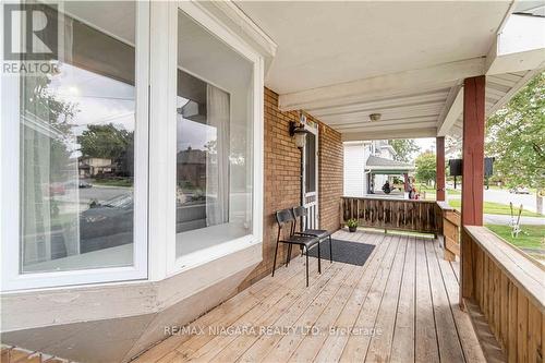 4586 Fifth Avenue, Niagara Falls, ON - Outdoor With Deck Patio Veranda With Exterior