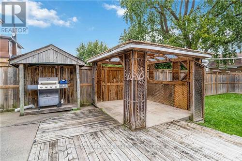 4586 Fifth Avenue, Niagara Falls, ON - Outdoor With Deck Patio Veranda