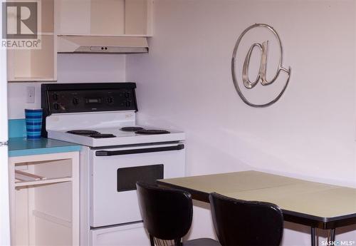 836 U Avenue N, Saskatoon, SK - Indoor Photo Showing Kitchen