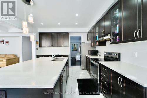 1072 Edinburgh Drive, Woodstock, ON - Indoor Photo Showing Kitchen With Double Sink With Upgraded Kitchen