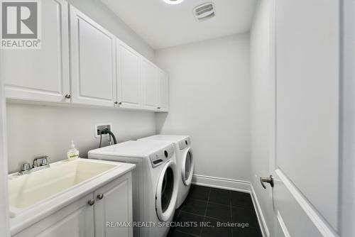 1072 Edinburgh Drive, Woodstock, ON - Indoor Photo Showing Laundry Room