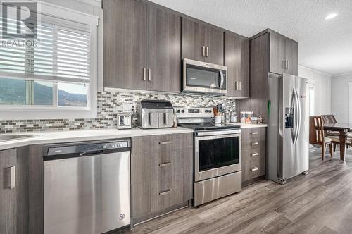 1620 Stage Road Unit# 2, Cache Creek, BC - Indoor Photo Showing Kitchen With Stainless Steel Kitchen With Upgraded Kitchen