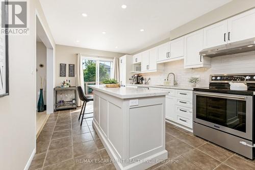 9 Warren Street, Guelph, ON - Indoor Photo Showing Kitchen With Upgraded Kitchen