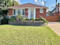 818 NINTH AVENUE  Hamilton, ON L8T 2A9