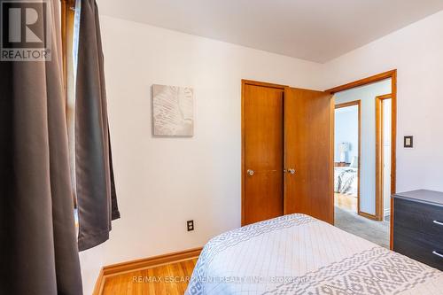 818 Ninth Avenue, Hamilton, ON - Indoor Photo Showing Bedroom