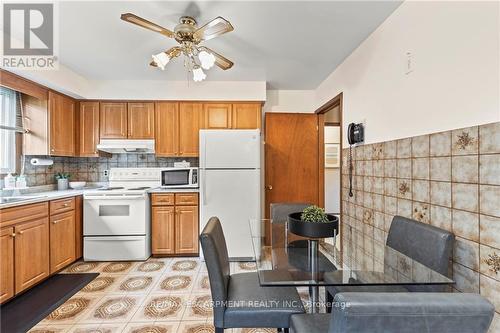 130 San Francisco Avenue, Hamilton, ON - Indoor Photo Showing Kitchen