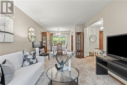 130 San Francisco Avenue, Hamilton, ON - Indoor Photo Showing Living Room