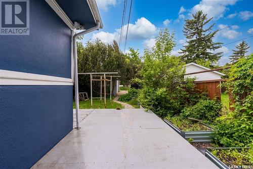 1015 J Avenue N, Saskatoon, SK - Outdoor