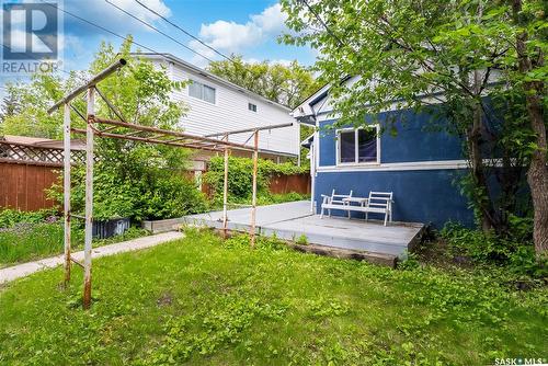 1015 J Avenue N, Saskatoon, SK - Outdoor