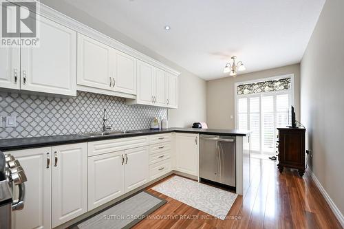 14 Murphy Lane, Hamilton, ON - Indoor Photo Showing Kitchen With Double Sink With Upgraded Kitchen