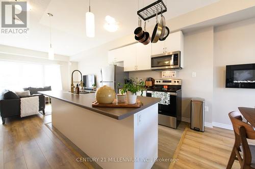 123 Sandhill Crane Drive, Wasaga Beach, ON - Indoor Photo Showing Kitchen