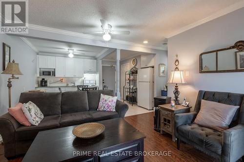 111 - 735 Deveron Crescent, London, ON - Indoor Photo Showing Living Room