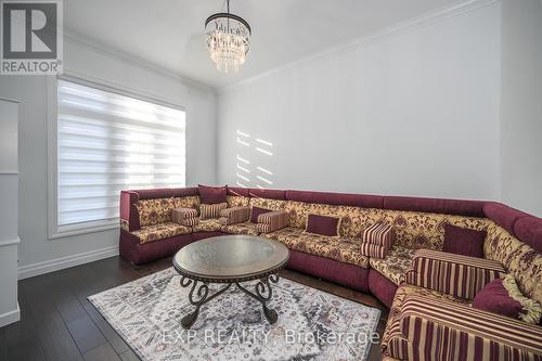 2230 Red Thorne Avenue, London, ON - Indoor Photo Showing Living Room