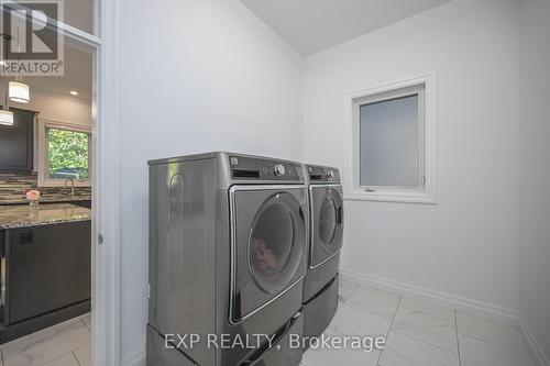 2230 Red Thorne Avenue, London, ON - Indoor Photo Showing Laundry Room