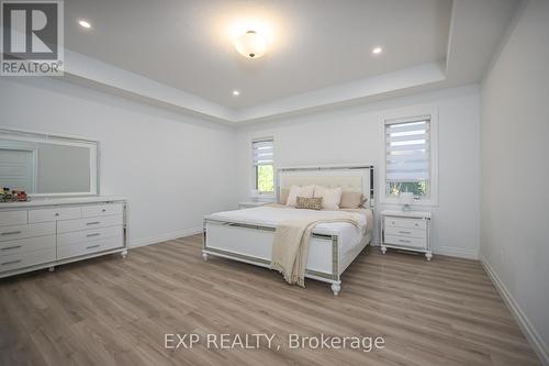 2230 Red Thorne Avenue, London, ON - Indoor Photo Showing Bedroom