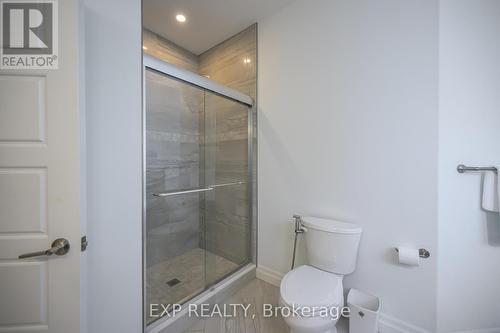 2230 Red Thorne Avenue, London, ON - Indoor Photo Showing Bathroom