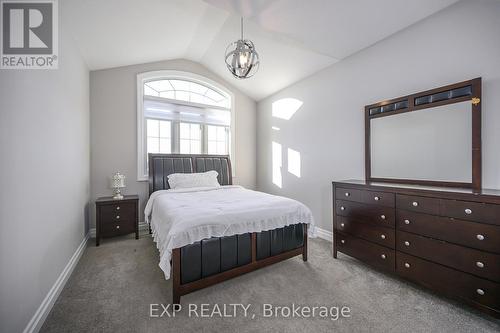 2230 Red Thorne Avenue, London, ON - Indoor Photo Showing Bedroom