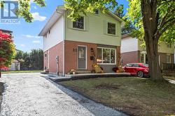 22 HEARTHSIDE PLACE  London, ON N5V 3N1