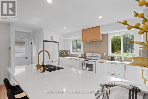 22 Hearthside Place, London, ON - Indoor Photo Showing Kitchen With Double Sink