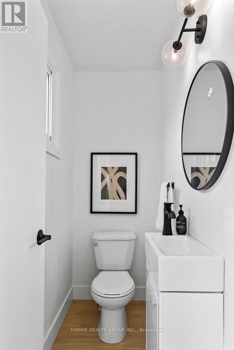 22 Hearthside Place, London, ON - Indoor Photo Showing Bathroom