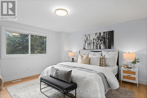 22 Hearthside Place, London, ON - Indoor Photo Showing Bedroom