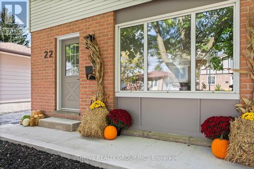 22 Hearthside Place, London, ON - Outdoor With Exterior