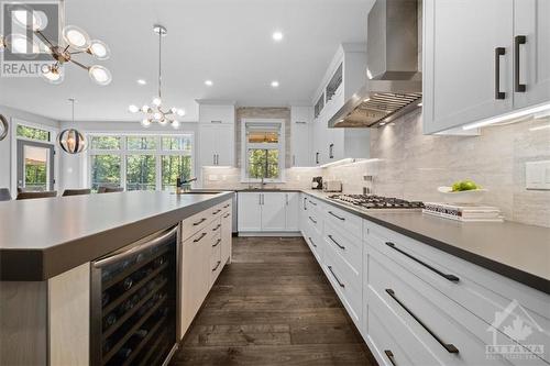 144 Derbeyshire Street, Ottawa, ON - Indoor Photo Showing Kitchen With Upgraded Kitchen