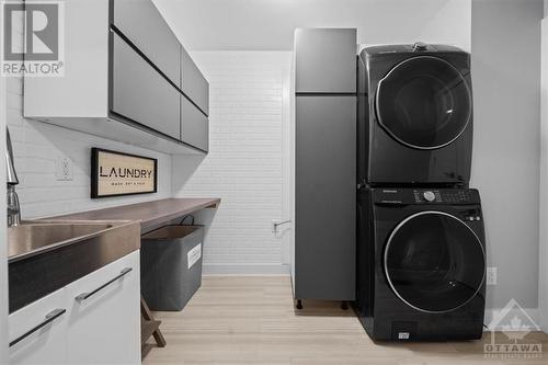 144 Derbeyshire Street, Ottawa, ON - Indoor Photo Showing Laundry Room