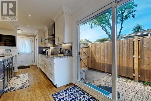 1873 Bonnymede Drive, Mississauga, ON - Indoor Photo Showing Kitchen