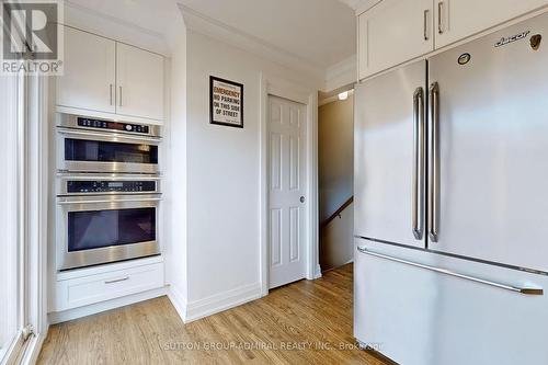 1873 Bonnymede Drive, Mississauga, ON - Indoor Photo Showing Kitchen