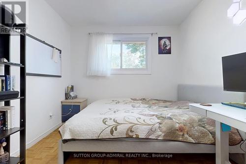 1873 Bonnymede Drive, Mississauga, ON - Indoor Photo Showing Bedroom