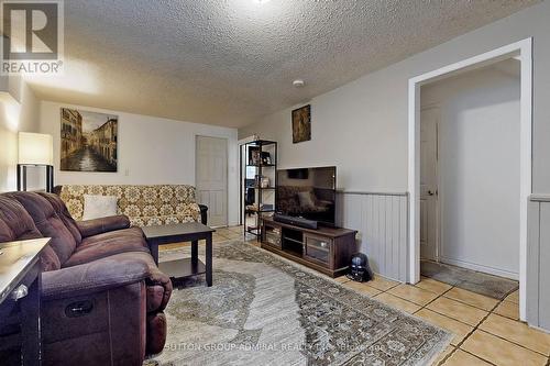 1873 Bonnymede Drive, Mississauga, ON - Indoor Photo Showing Living Room