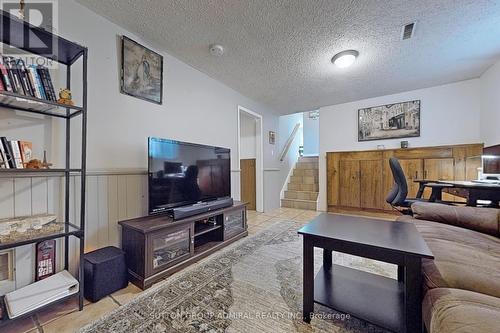 1873 Bonnymede Drive, Mississauga, ON - Indoor Photo Showing Living Room