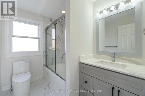 17 Macdougall Drive, Brampton, ON - Indoor Photo Showing Bathroom