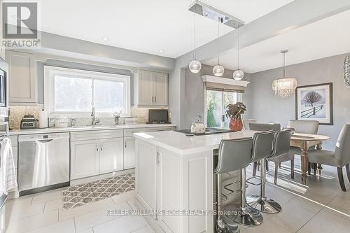 5203 Broughton Crescent, Burlington, ON - Indoor Photo Showing Kitchen With Upgraded Kitchen