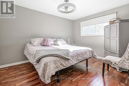 5203 Broughton Crescent, Burlington, ON - Indoor Photo Showing Bedroom