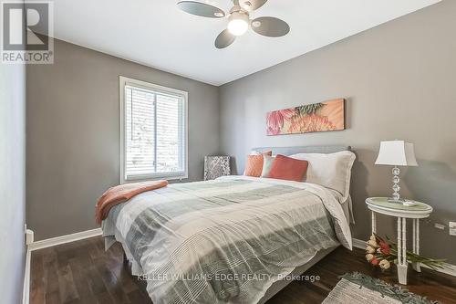 5203 Broughton Crescent, Burlington, ON - Indoor Photo Showing Bedroom