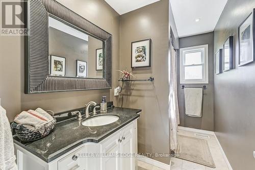 5203 Broughton Crescent, Burlington, ON - Indoor Photo Showing Bathroom