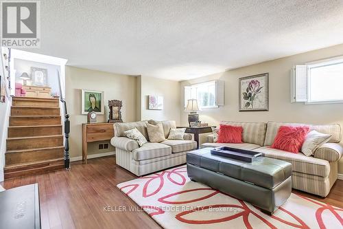 5203 Broughton Crescent, Burlington, ON - Indoor Photo Showing Living Room