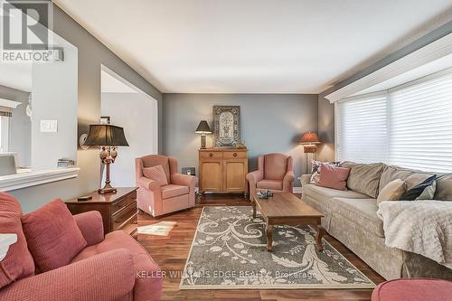 5203 Broughton Crescent, Burlington, ON - Indoor Photo Showing Living Room